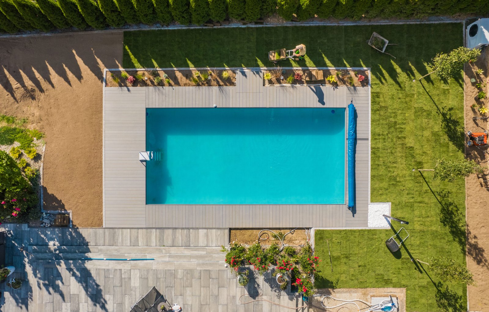 Outdoor swimming pool at a Torrevieja urbanisation property